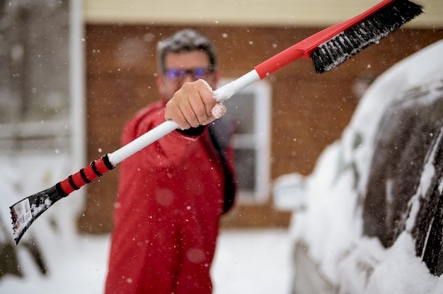 Winter Deep Cleaning vs. Regular Cleaning: When to Choose the Professional Touch